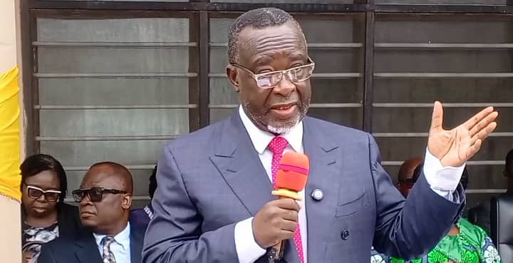 E/R: Chief Justice urges Okere residents to maintain newly commissioned Adukrom District Court