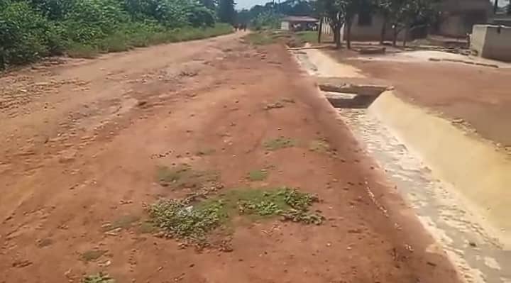 Pepease residents decry lack of development, warn poor roads and schools endangering lives
